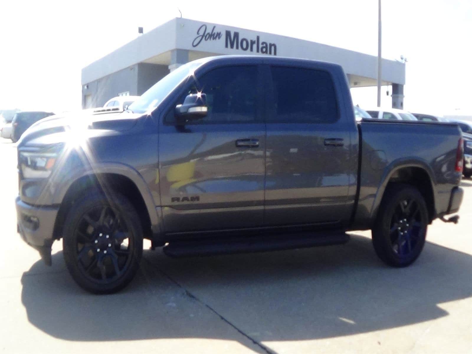 2022 RAM 1500 Laramie 4x4 Crew Cab 5'7's photo