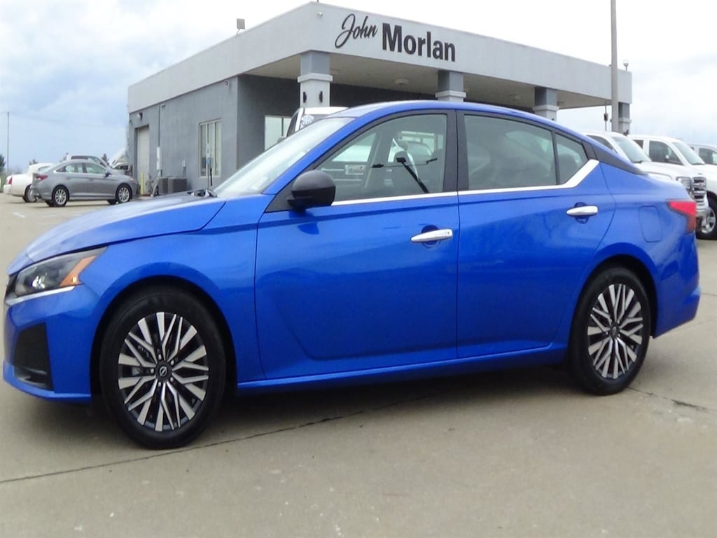 Used 2025 Nissan Altima SV Sedan
