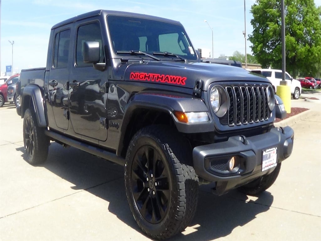 Used 2024 Jeep Gladiator Sport Truck Crew Cab