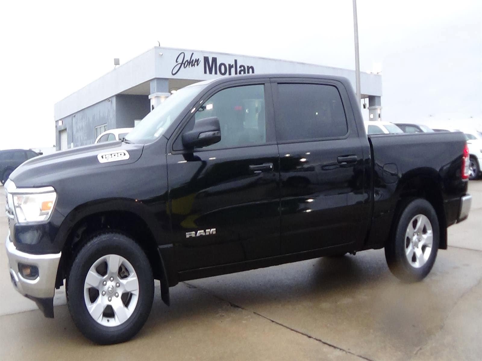 2023 RAM 1500 Big Horn/Lone Star 4x4 Crew Cab 5'7's photo