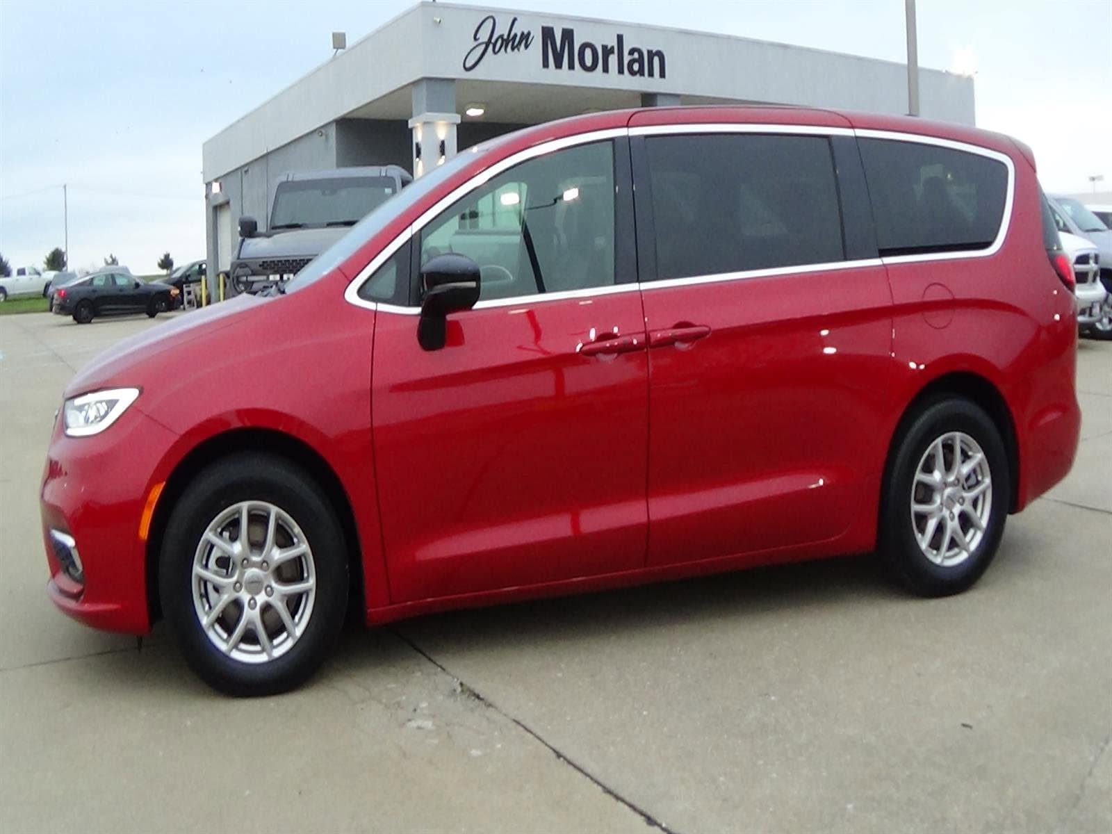 2025 Chrysler Pacifica Select FWD 