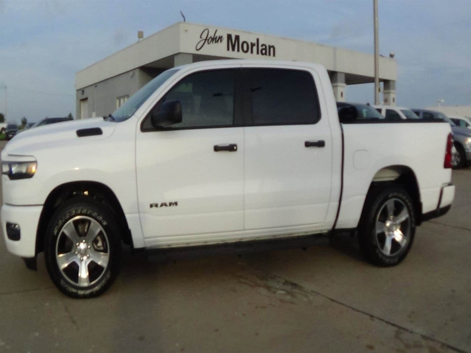 2025 RAM 1500 Tradesman 4x4 Crew Cab 5'7's photo