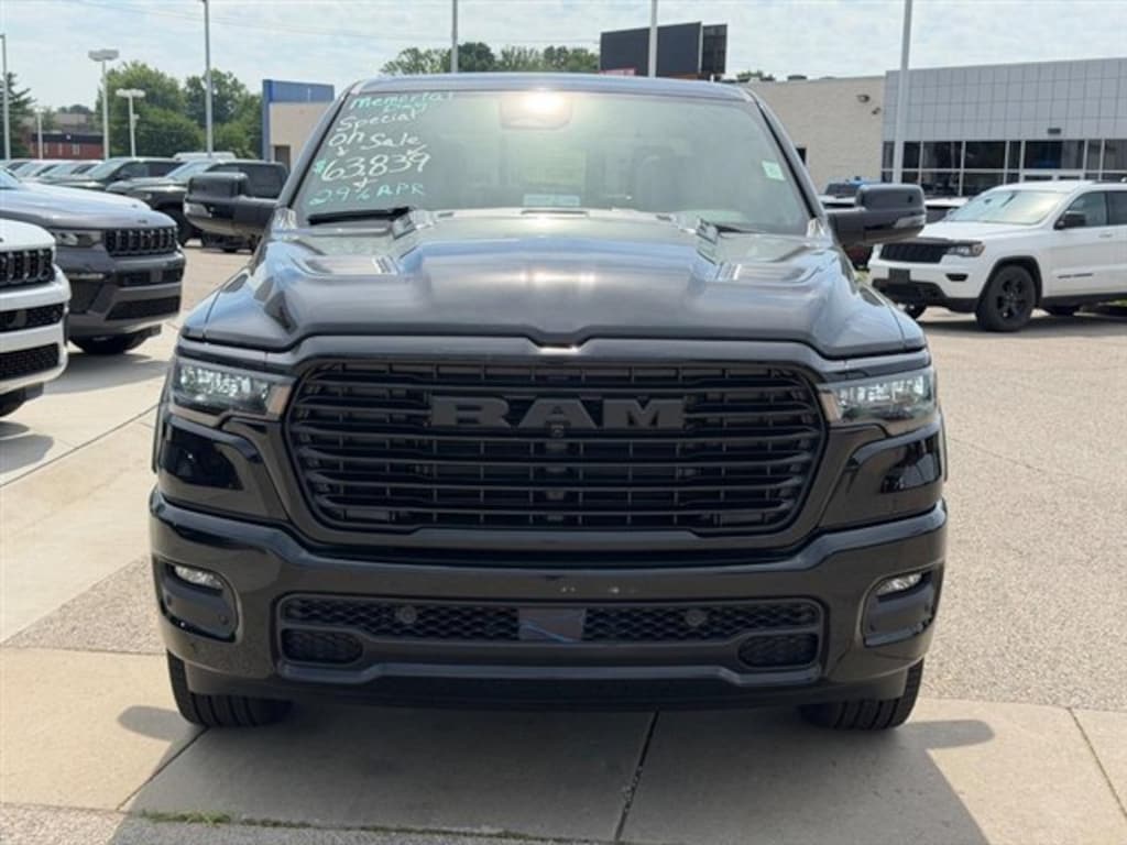 New 2026 Ram 1500 LARAMIE CREW CAB 4X4 5'7 BOX Pickup
