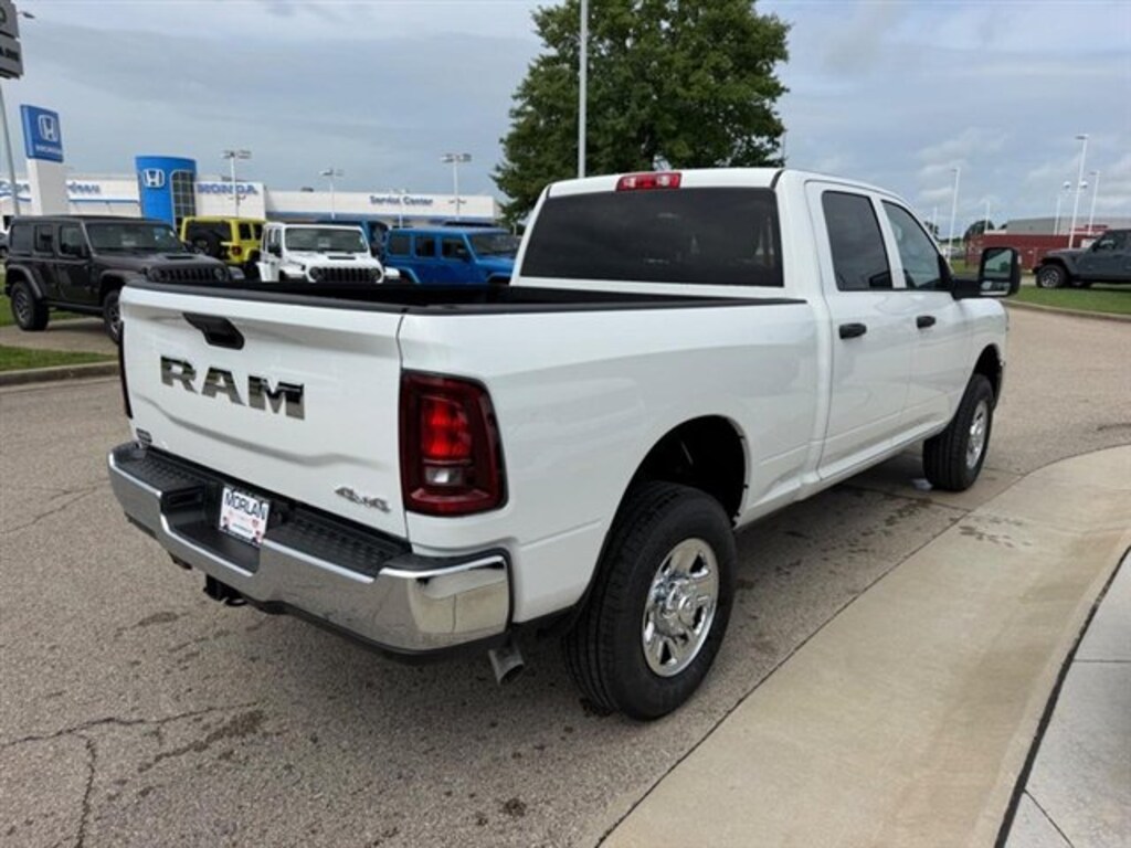 New 2026 Ram 2500 TRADESMAN CREW CAB 4X4 6'4 BOX Pickup