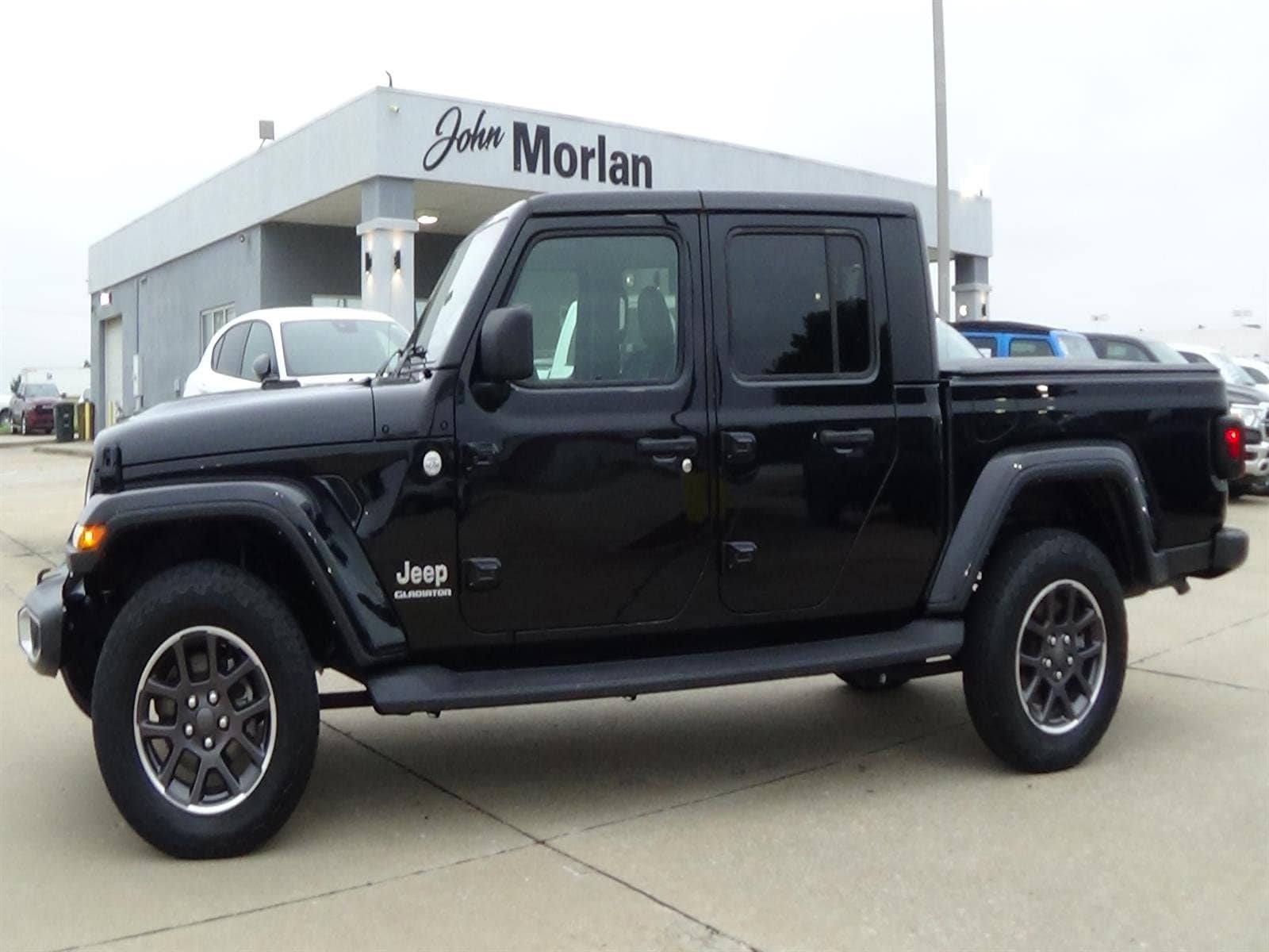 2022 Jeep Gladiator Overland's photo