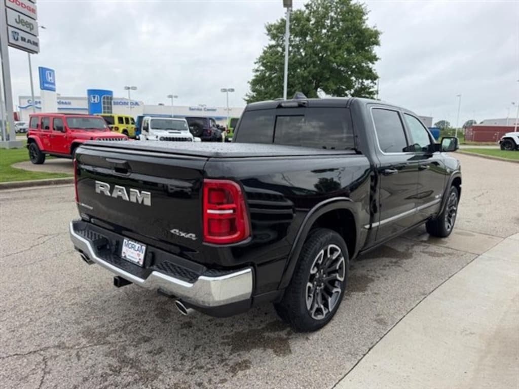 New 2026 Ram 1500 LIMITED CREW CAB 4X4 5'7 BOX Pickup