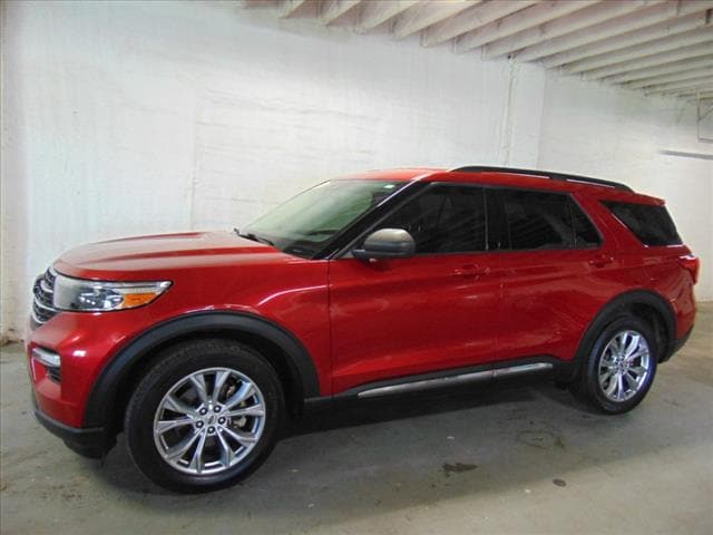 Used 2020 Ford Explorer XLT with VIN 1FMSK8DHXLGB73744 for sale in Emporia, KS