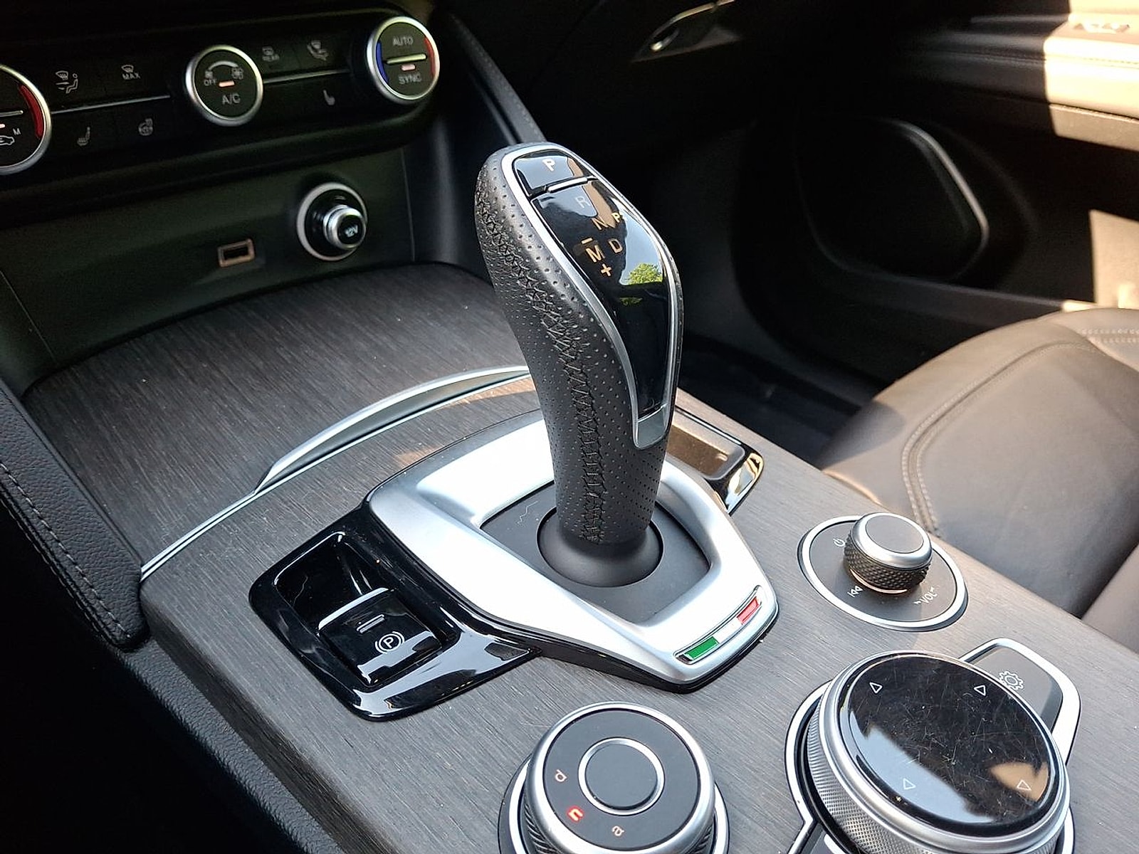 2023 Alfa Romeo Stelvio Ti - Photo 12