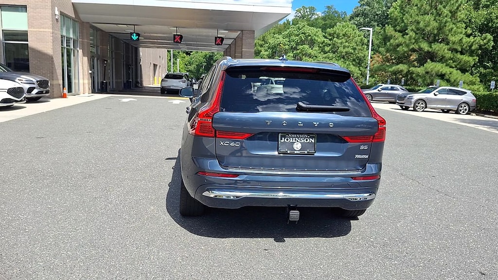 Used 2022 Volvo XC60 B5 Inscription Sport Utility