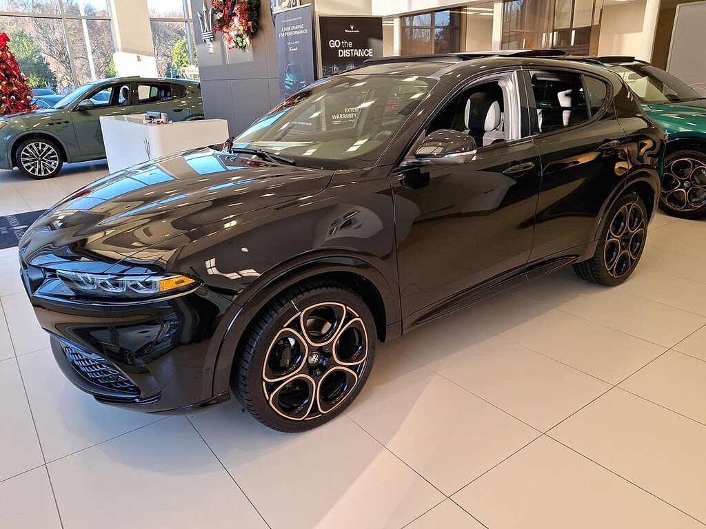 New 2025 Alfa Romeo Tonale INTENSA AWD Sport Utility