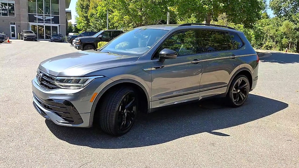 Used 2023 Volkswagen Tiguan 2.0T SE R-Line Black Sport Utility