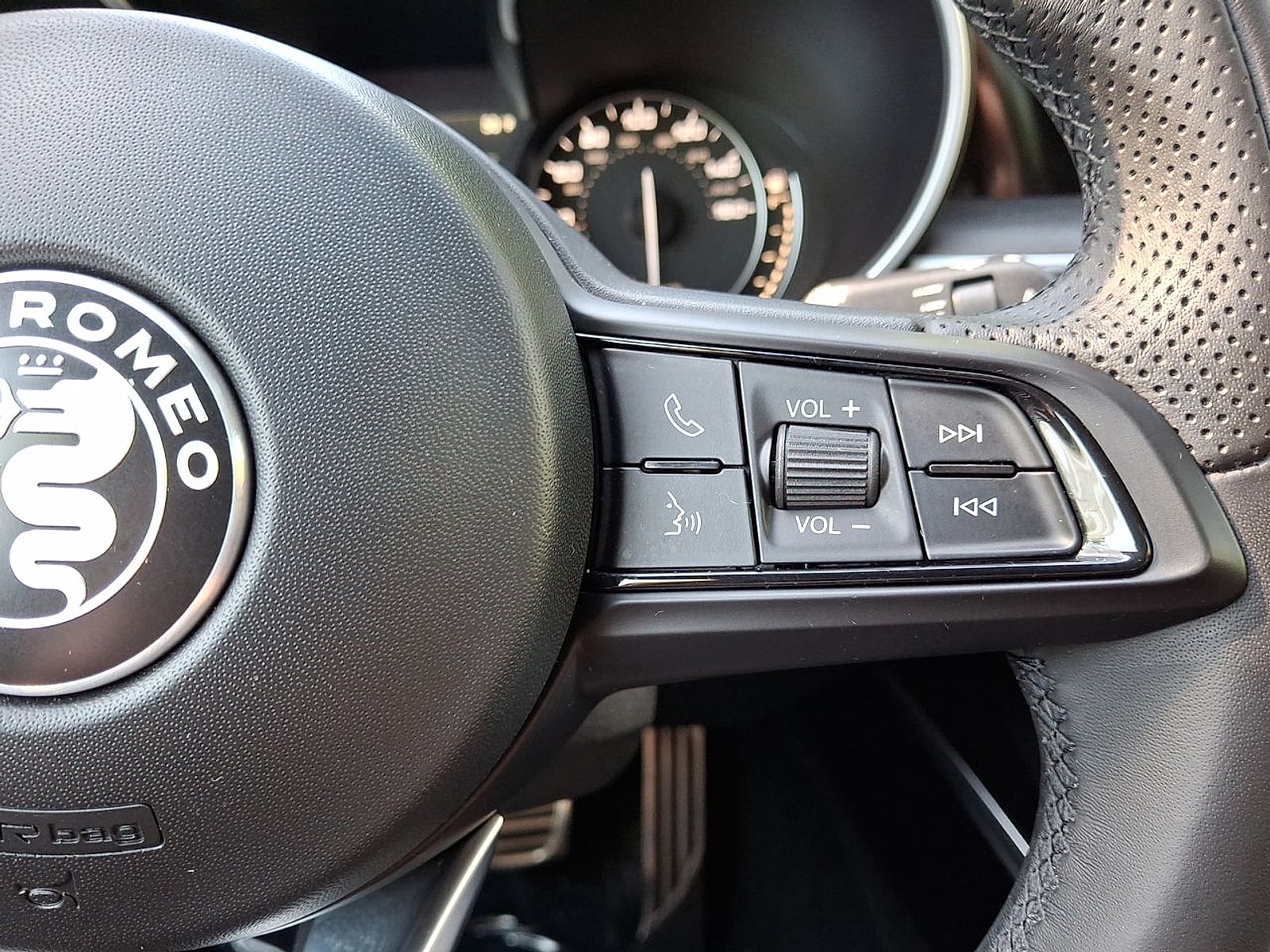 2023 Alfa Romeo Stelvio Ti - Photo 18