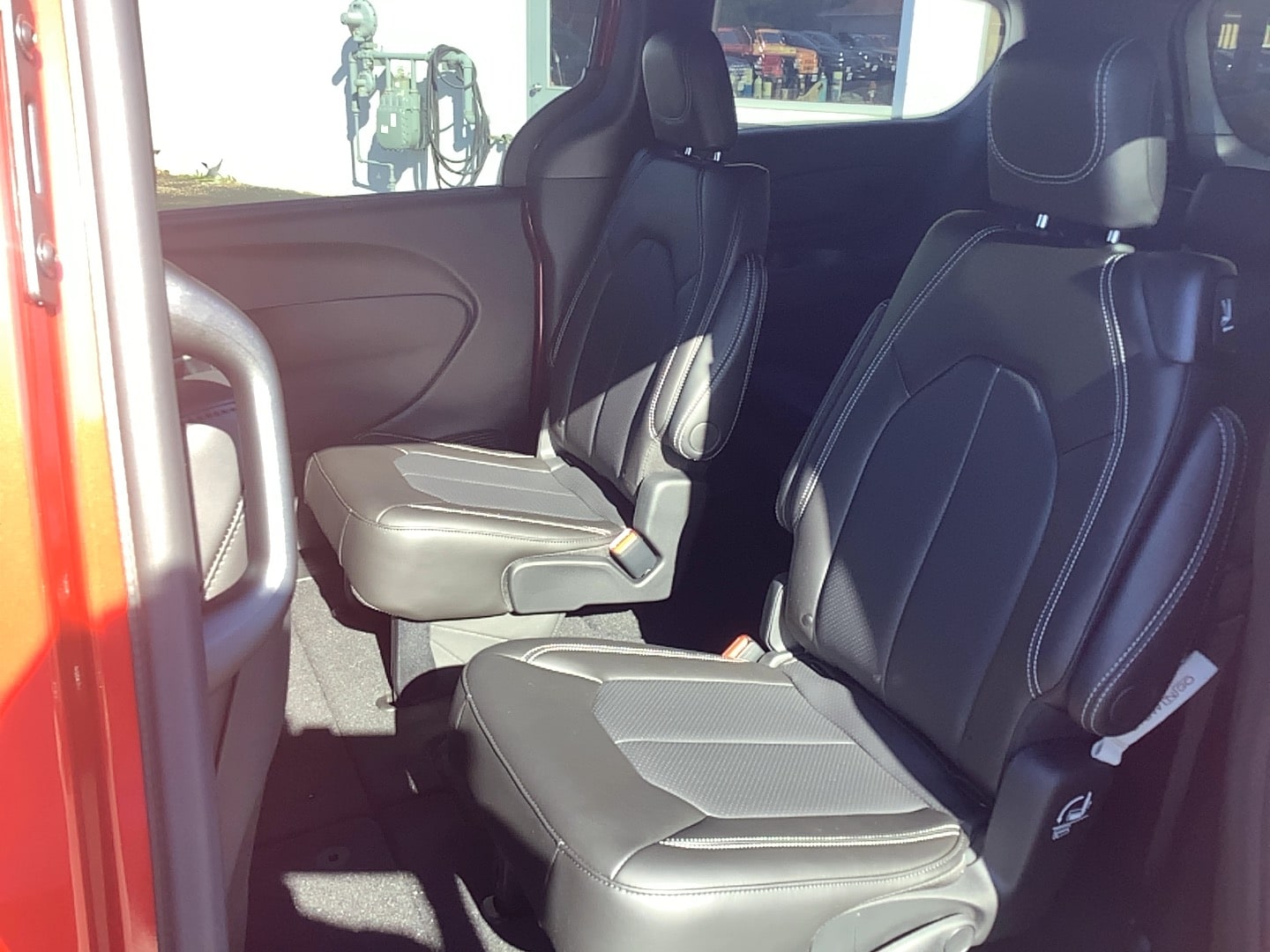 2026 Chrysler Pacifica Select - Photo 16