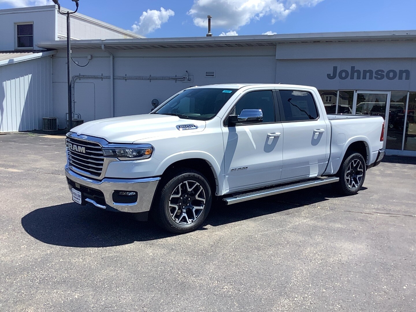 2025 Ram 1500 Laramie photo 4