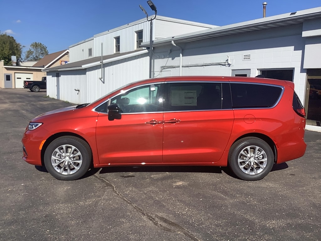 New 2026 Chrysler Pacifica Select Passenger Van