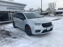 2026 Chrysler Pacifica Select Passenger Van