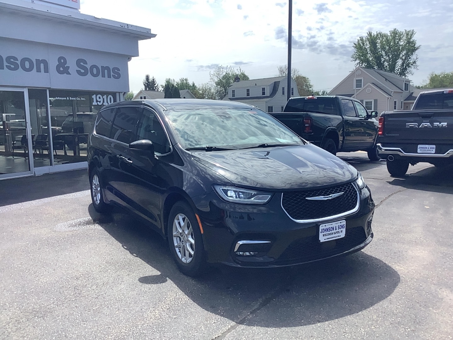 2023 Chrysler Pacifica's photo