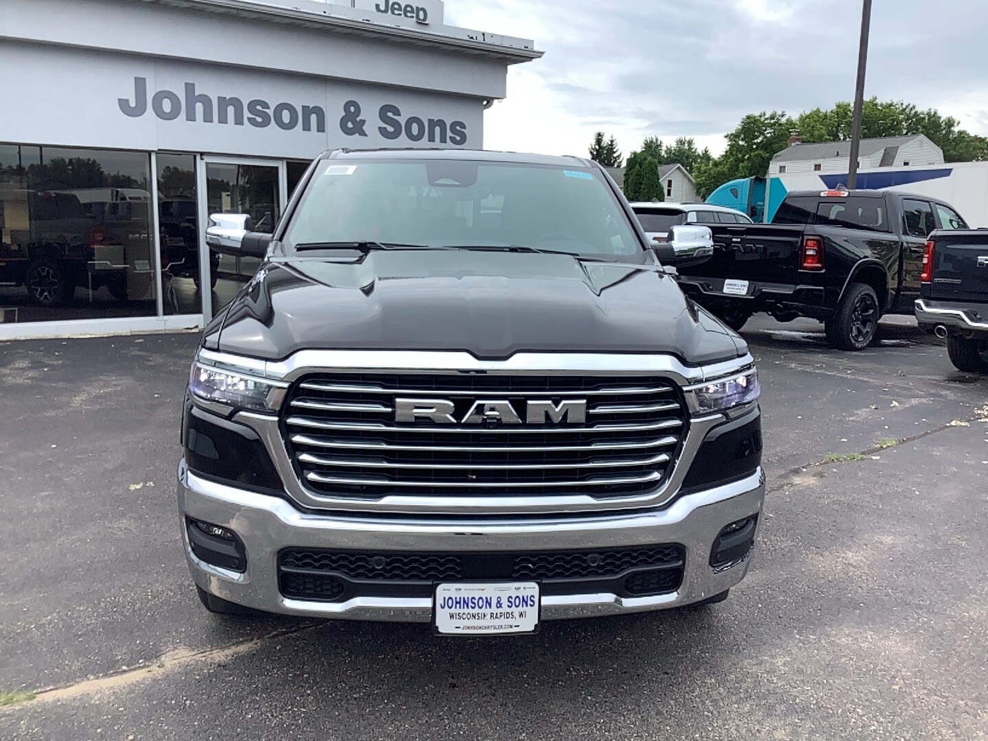2025 Ram 1500 Laramie photo 2