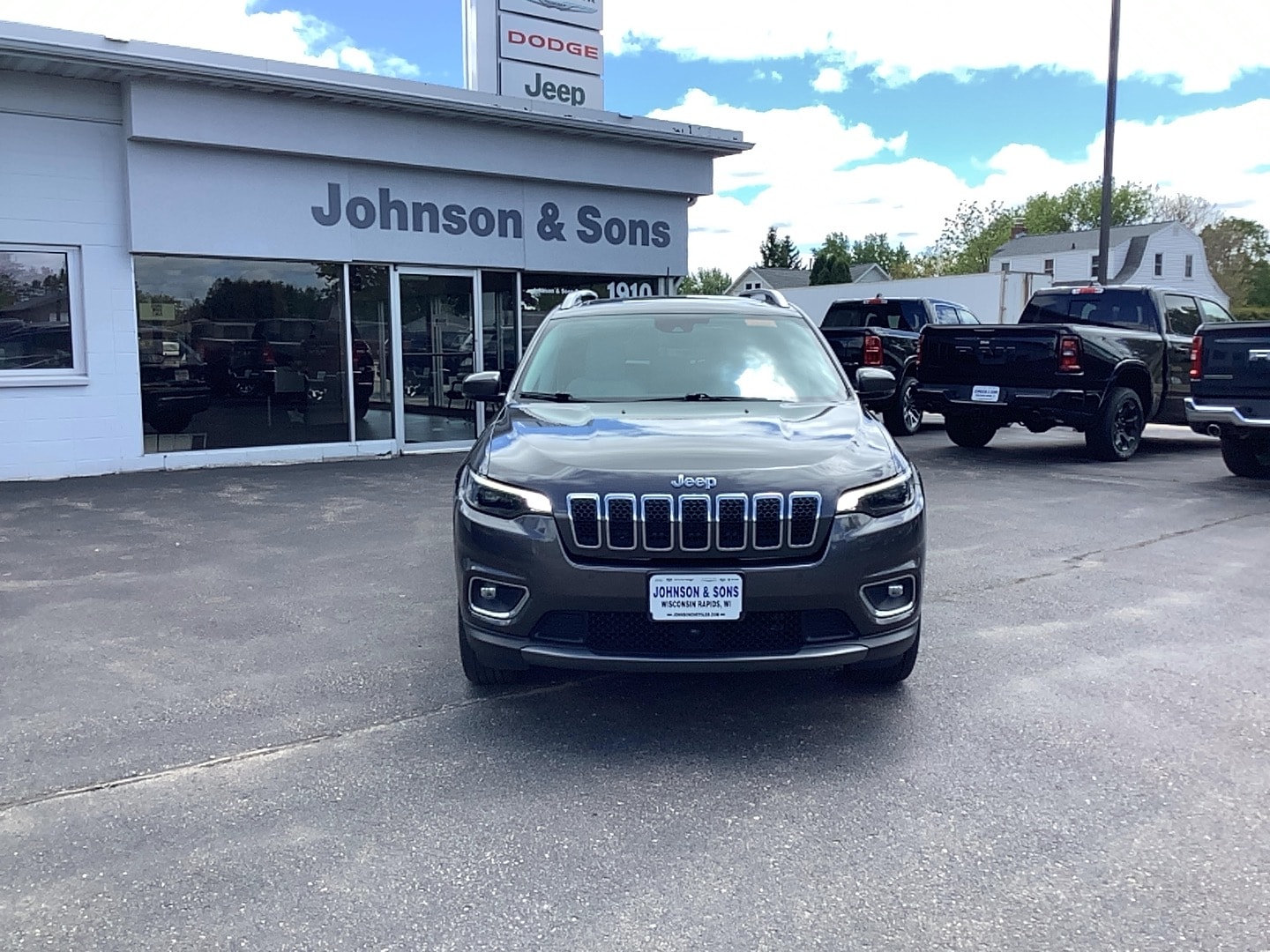 Used 2021 Jeep Cherokee Limited with VIN 1C4PJMDX3MD231001 for sale in Wisconsin Rapids, WI
