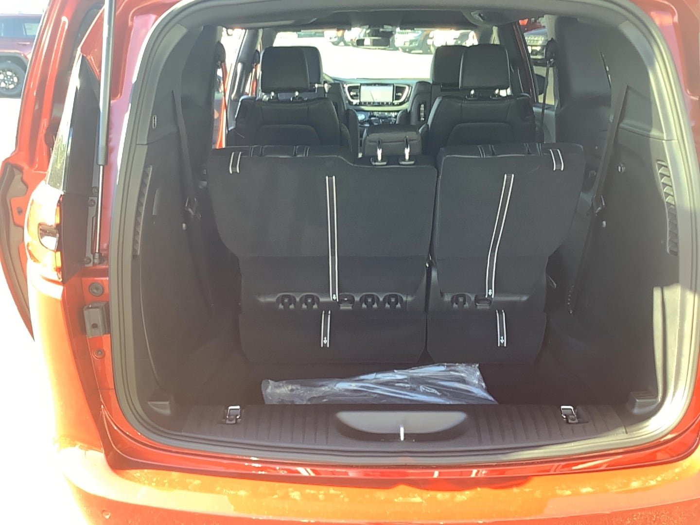 2026 Chrysler Pacifica Select - Photo 17