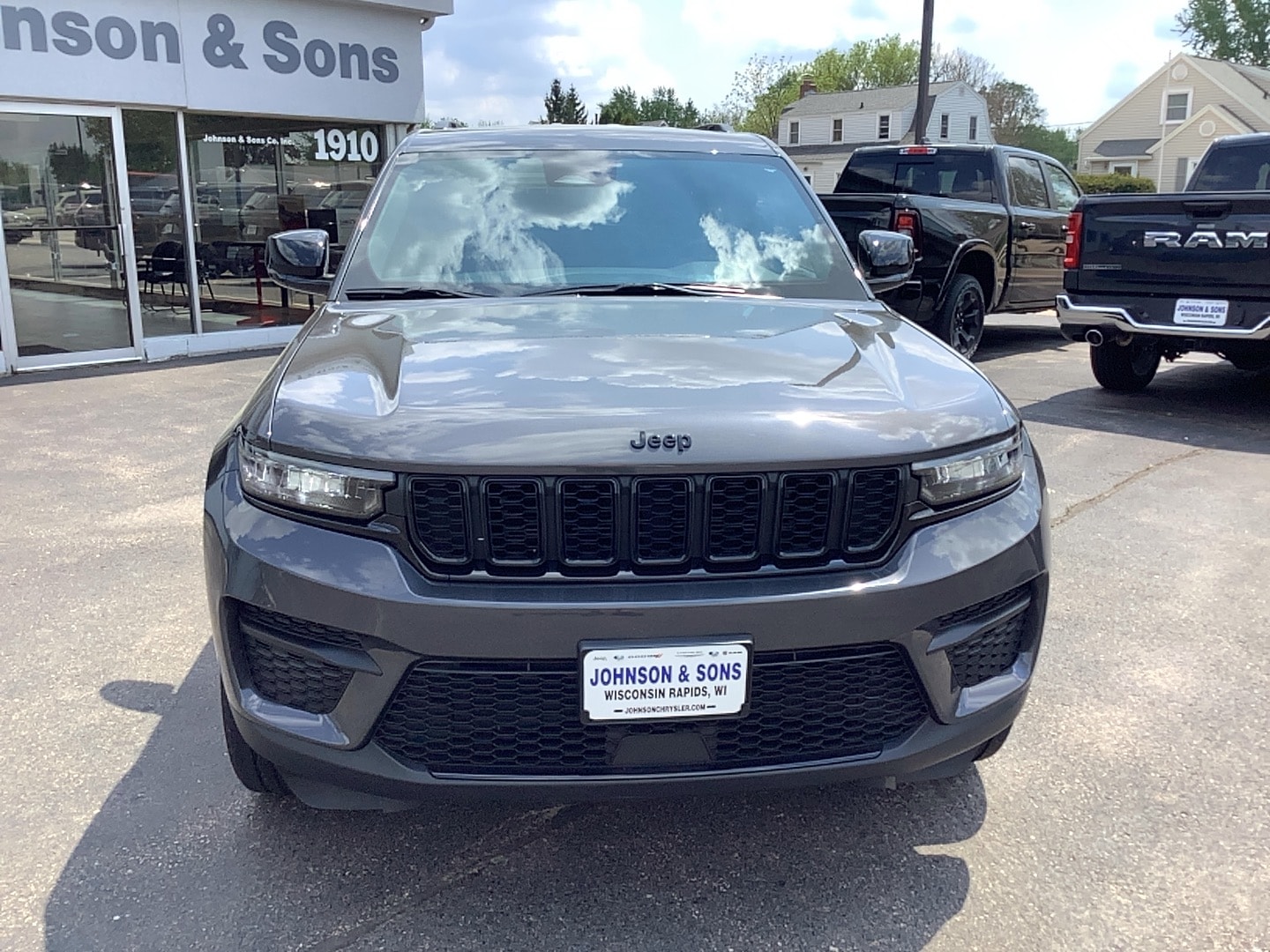 Used 2023 Jeep Grand Cherokee Altitude with VIN 1C4RJHAG3PC545827 for sale in Wisconsin Rapids, WI