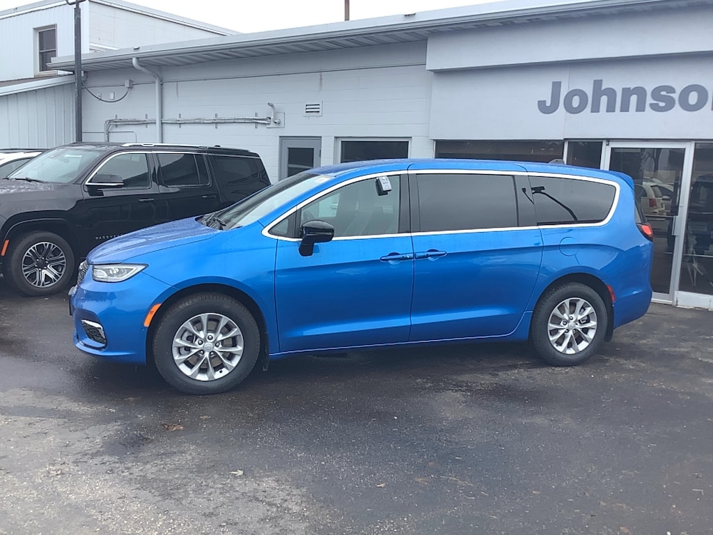 New 2026 Chrysler Pacifica Select Passenger Van