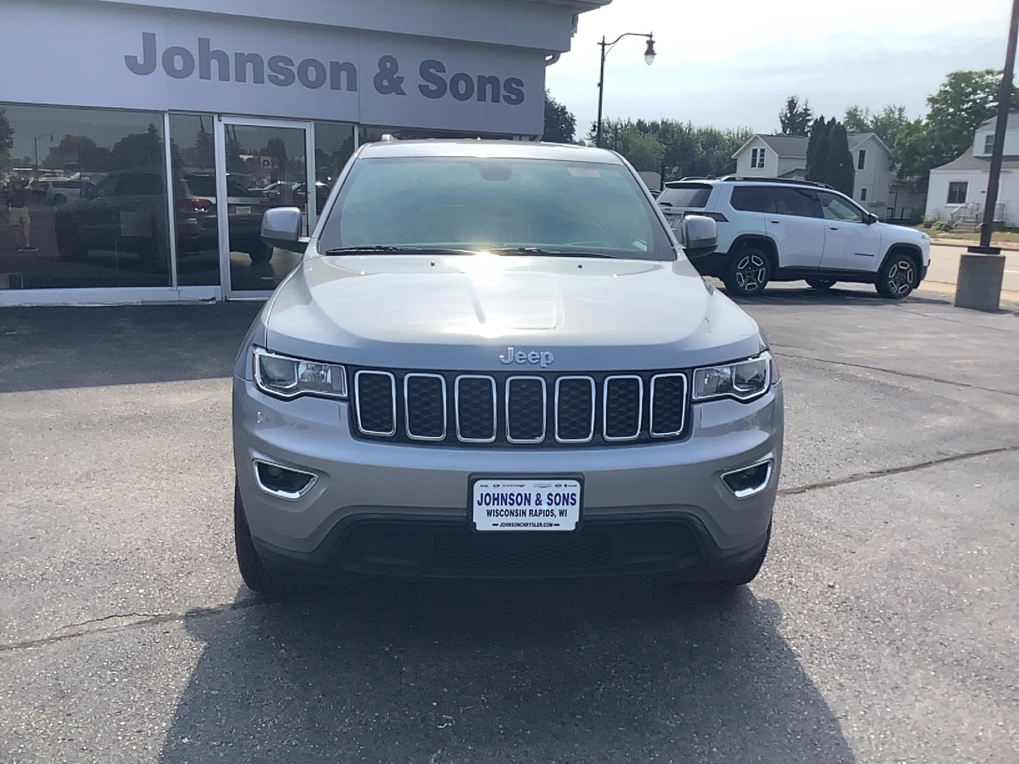Used 2019 Jeep Grand Cherokee Laredo E with VIN 1C4RJFAG5KC660328 for sale in Wisconsin Rapids, WI