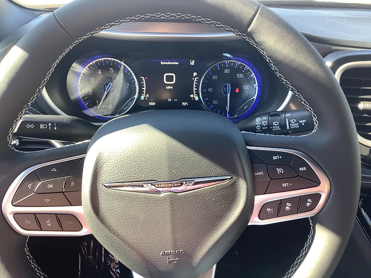 2026 Chrysler Pacifica Select - Photo 10