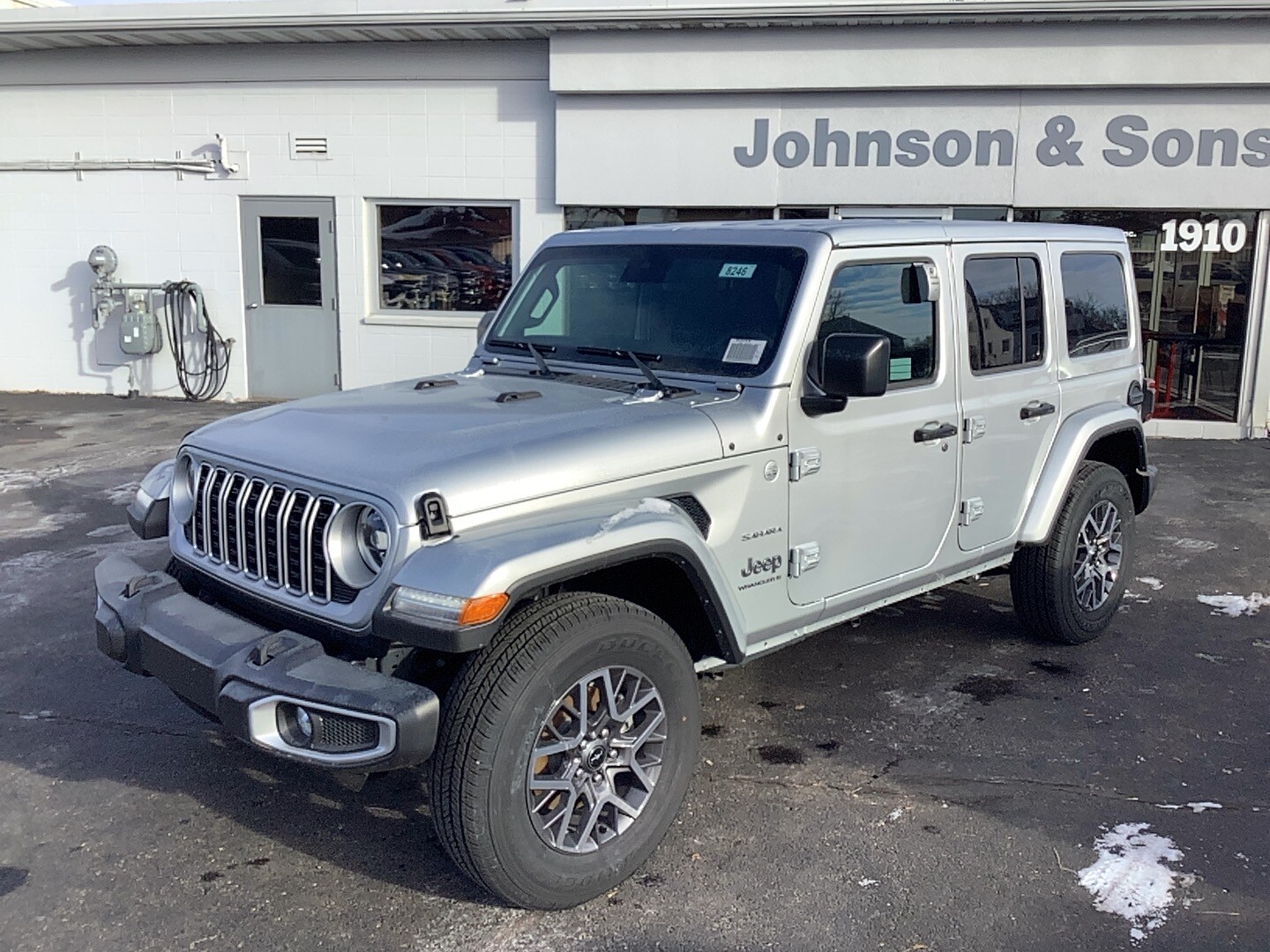 2024 Jeep Wrangler Sahara photo 2