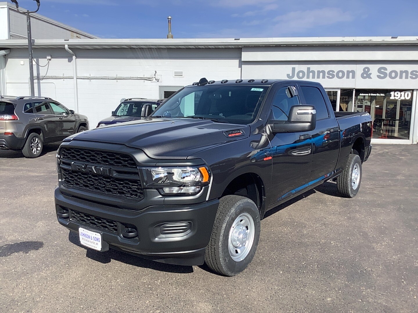 2024 Ram 2500 Tradesman photo 3