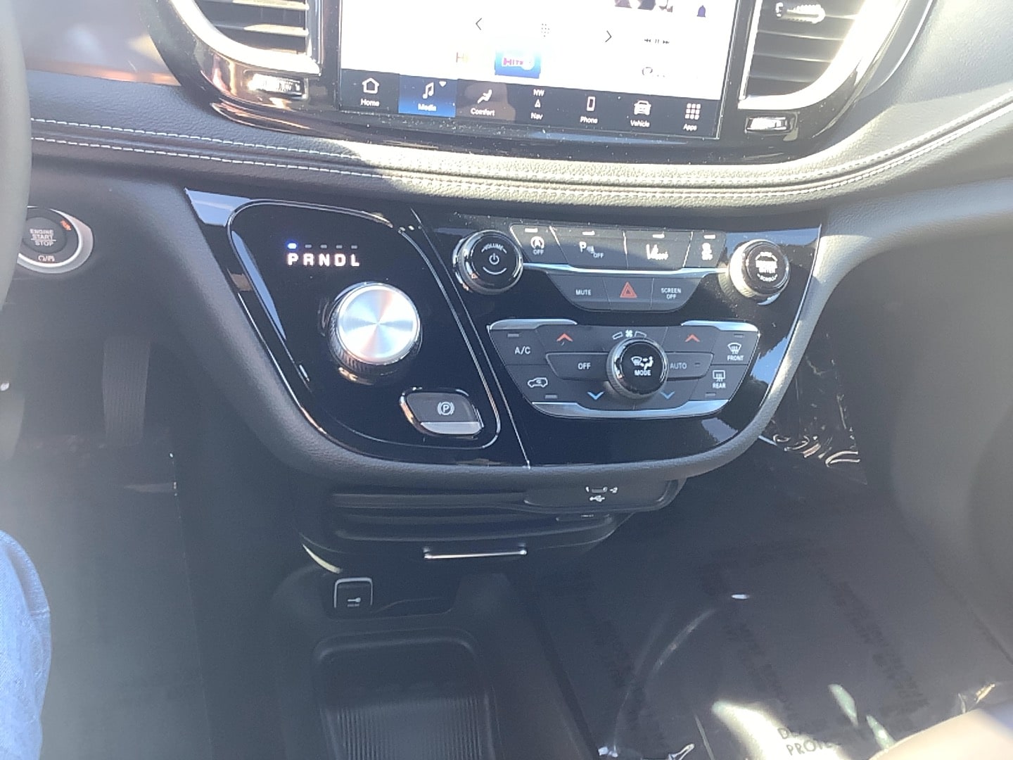 2026 Chrysler Pacifica Select - Photo 11