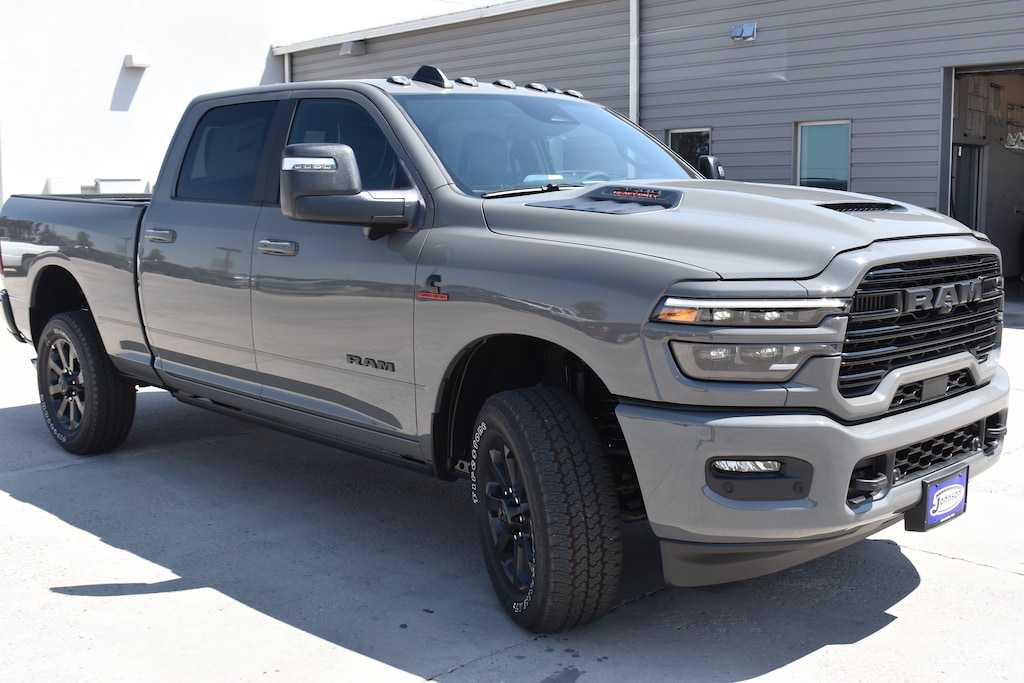 New 2026 Ram 2500 LARAMIE CREW CAB 4X4 6'4 BOX Pickup