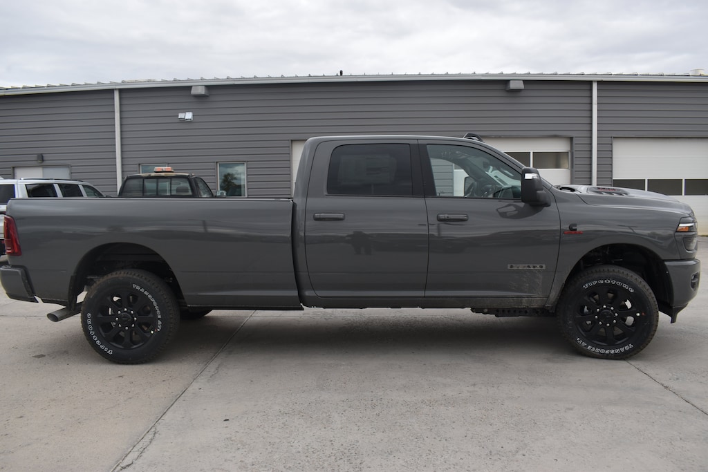 New 2026 Ram 3500 LARAMIE CREW CAB 4X4 8' BOX Pickup