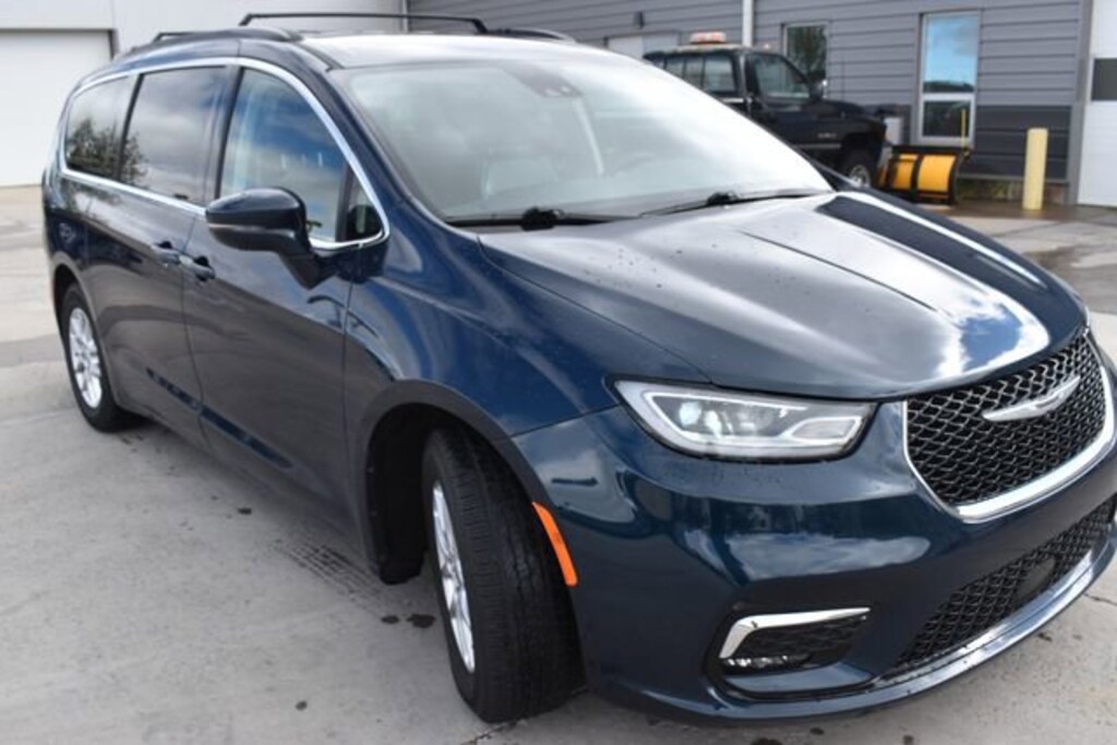 Used 2022 Chrysler Pacifica Touring L Van Passenger Van