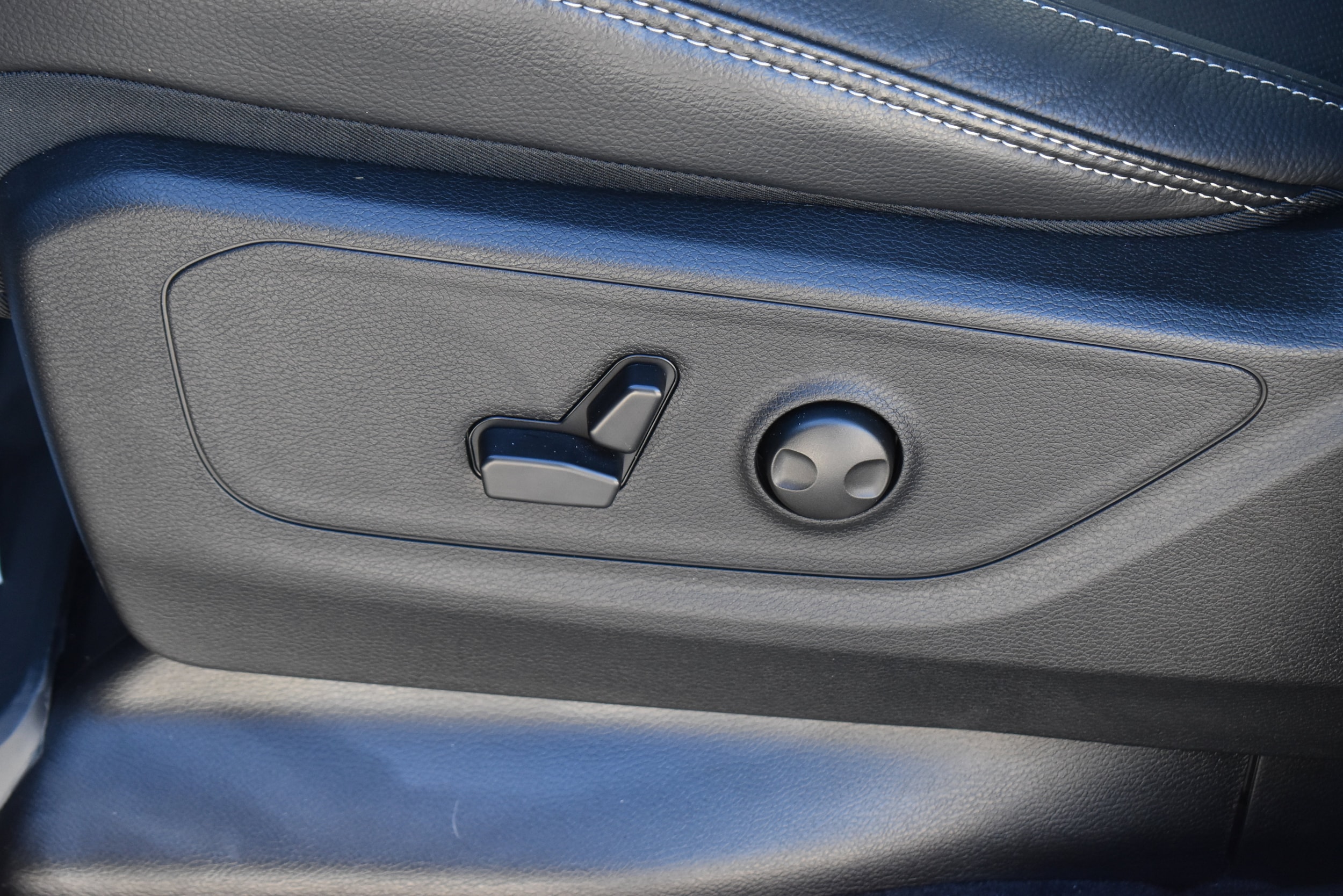 2026 RAM 1500 Rebel - Photo 17