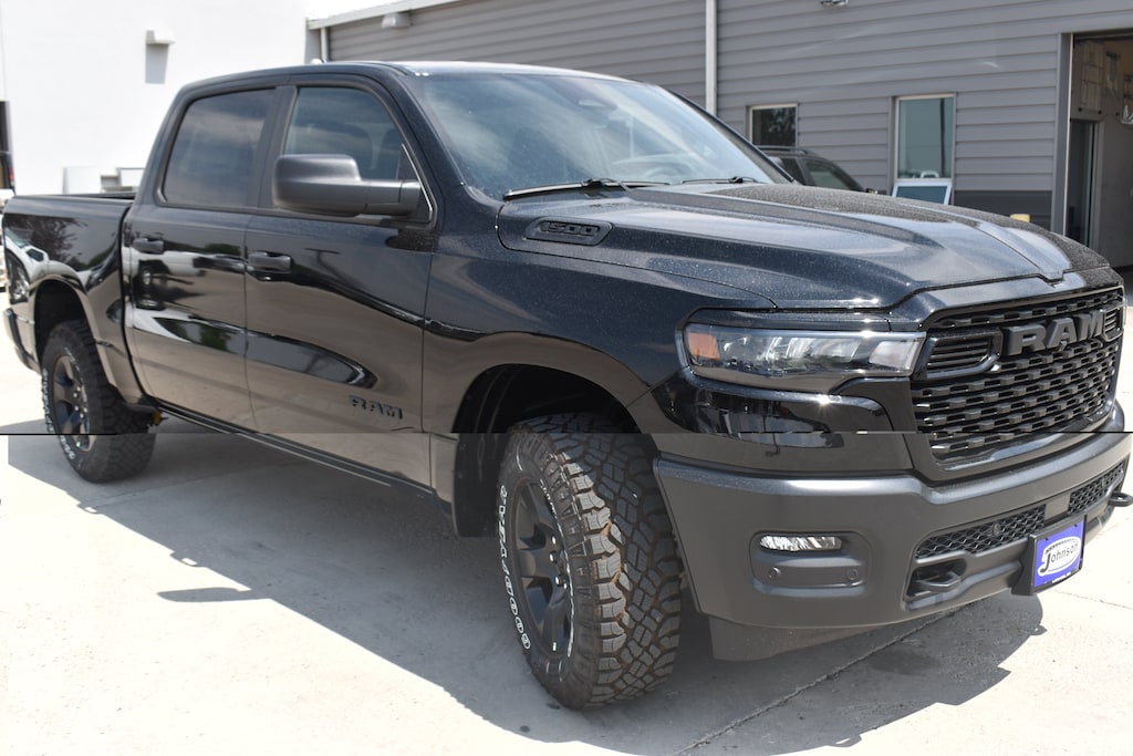 New 2026 Ram 1500 WARLOCK CREW CAB 4X4 5'7 BOX Pickup