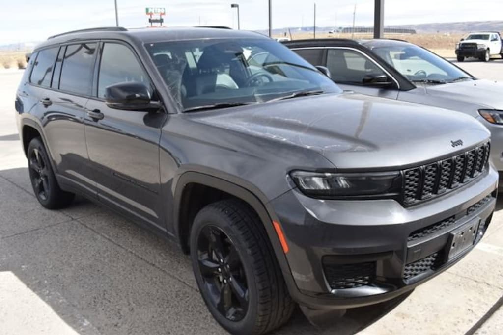 Used 2023 Jeep Grand Cherokee Altitude SUV