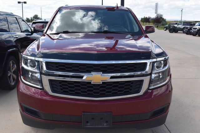 2020 Chevrolet Suburban LT photo 2