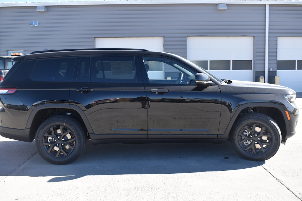 New 2025 Jeep Grand Cherokee L L ALTITUDE X 4X4 Sport Utility