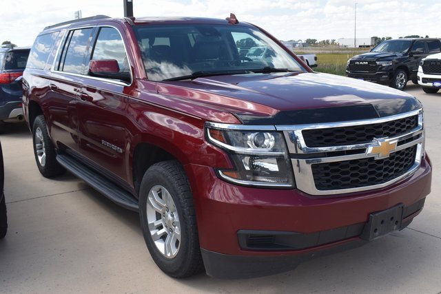 2020 Chevrolet Suburban LT photo 3