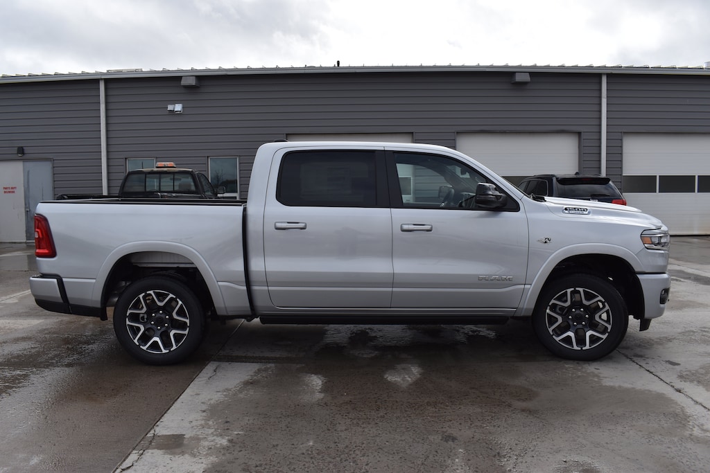 New 2026 Ram 1500 LARAMIE CREW CAB 4X4 5'7 BOX Pickup