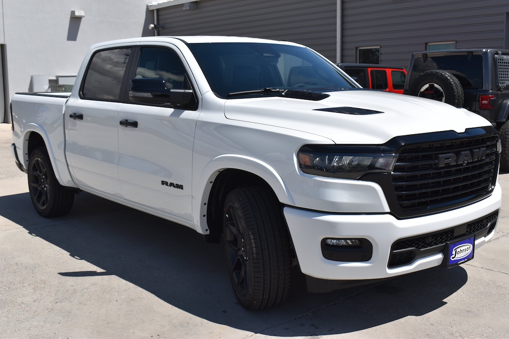New 2026 Ram 1500 LARAMIE CREW CAB 4X4 5'7 BOX Pickup