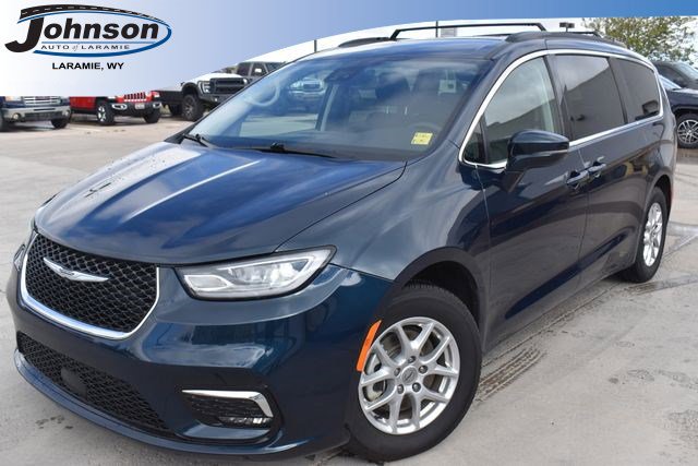 2022 Chrysler Pacifica Touring L's photo