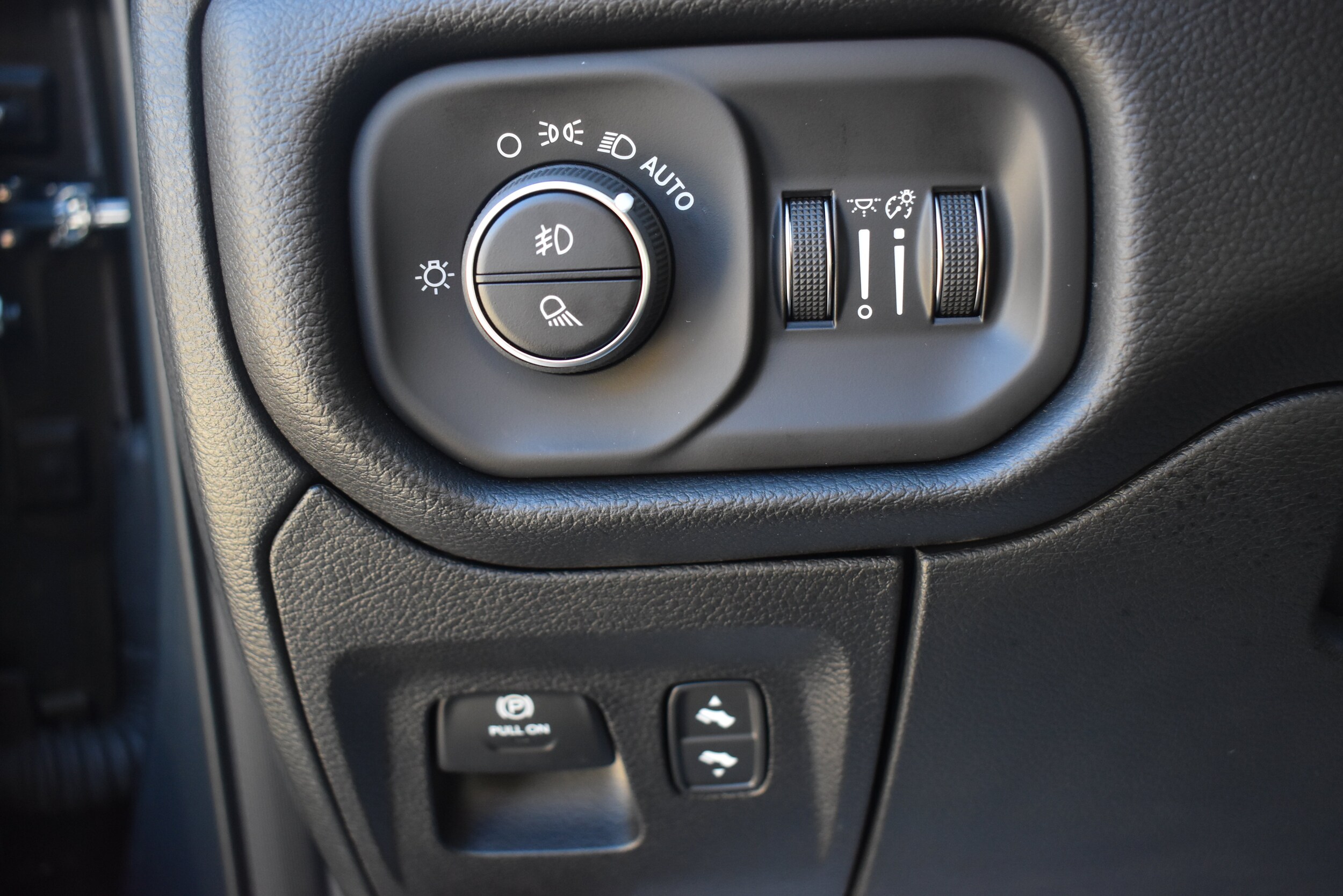 2026 RAM 1500 Rebel - Photo 24