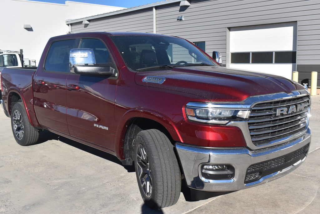 New 2026 Ram 1500 LARAMIE CREW CAB 4X4 5'7 BOX Pickup