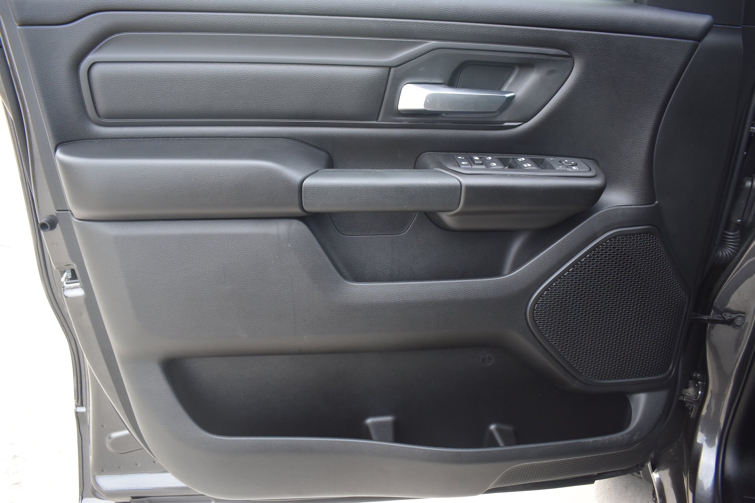 2026 RAM 1500 Warlock - Photo 13