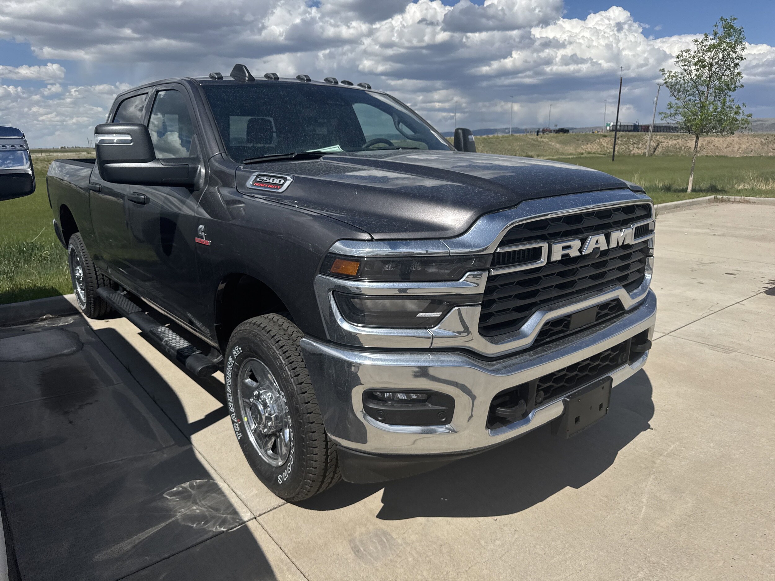 2025 Ram 2500 Tradesman photo 3