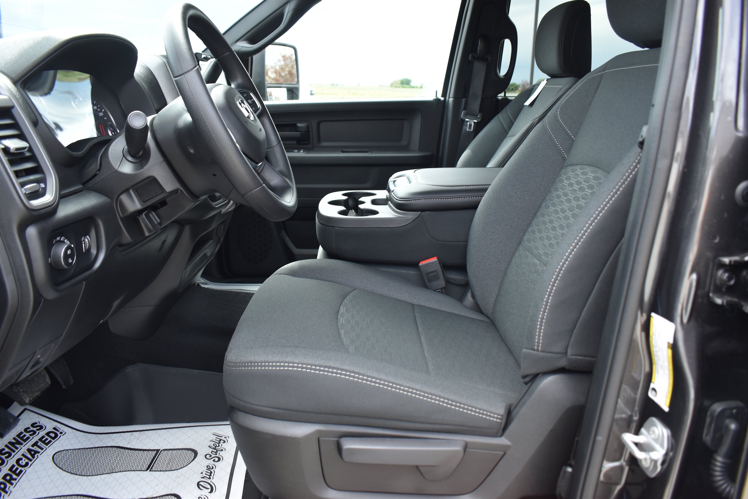 2025 RAM 2500 Tradesman - Photo 16