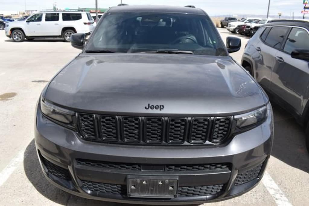 Used 2023 Jeep Grand Cherokee Altitude SUV