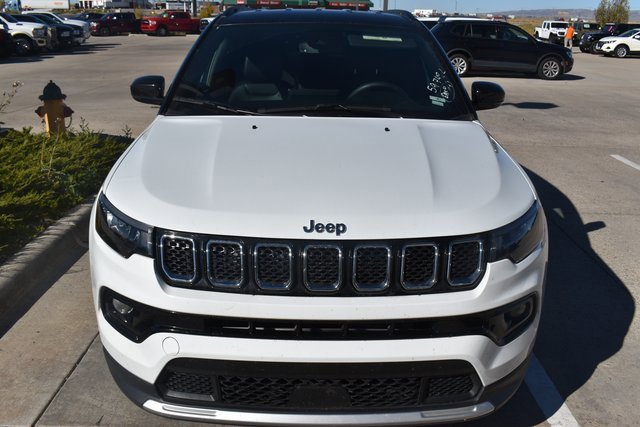 2024 Jeep Compass Limited photo 2